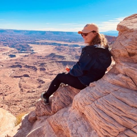 Meet your Posher, Leslie - Picture 1 of 1